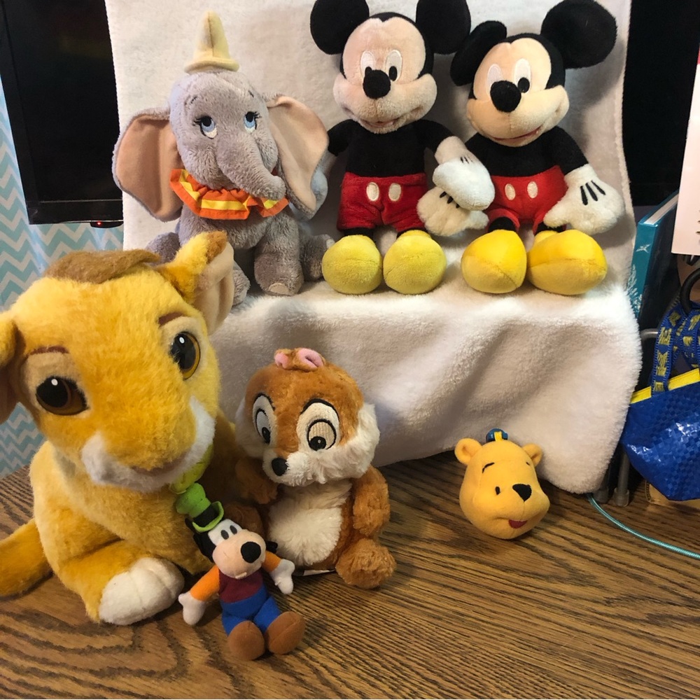 Disney stuffed animal toys bundle Mickey Dumbo Nala Goofy Pooh Chip - set of 7